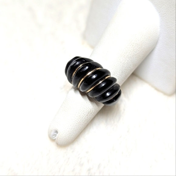 Vintage Rare Women's 70s Black Onyx Dome Ring and 14k Gold Thread - Picture 8 of 9